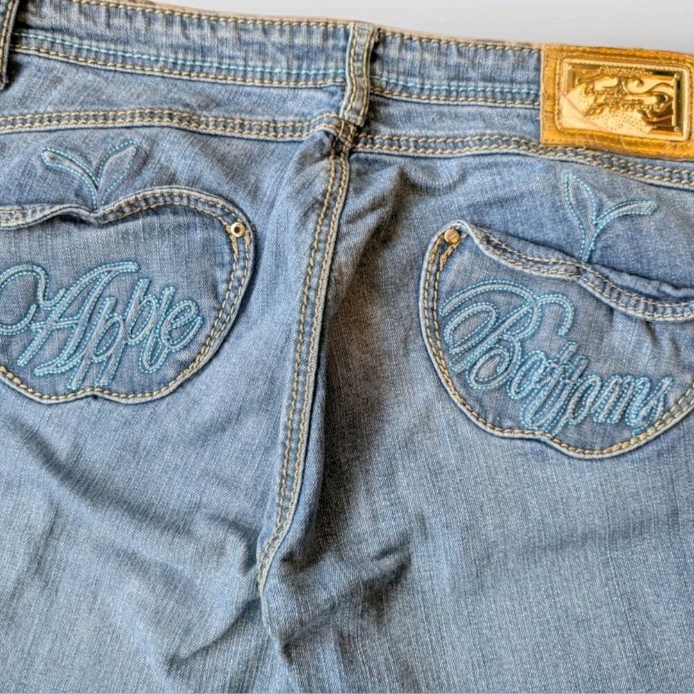Apple Bottoms Low Rise Bootcut Jeans Size 13/14 Y2K Embroidered Apple 28” Inseam